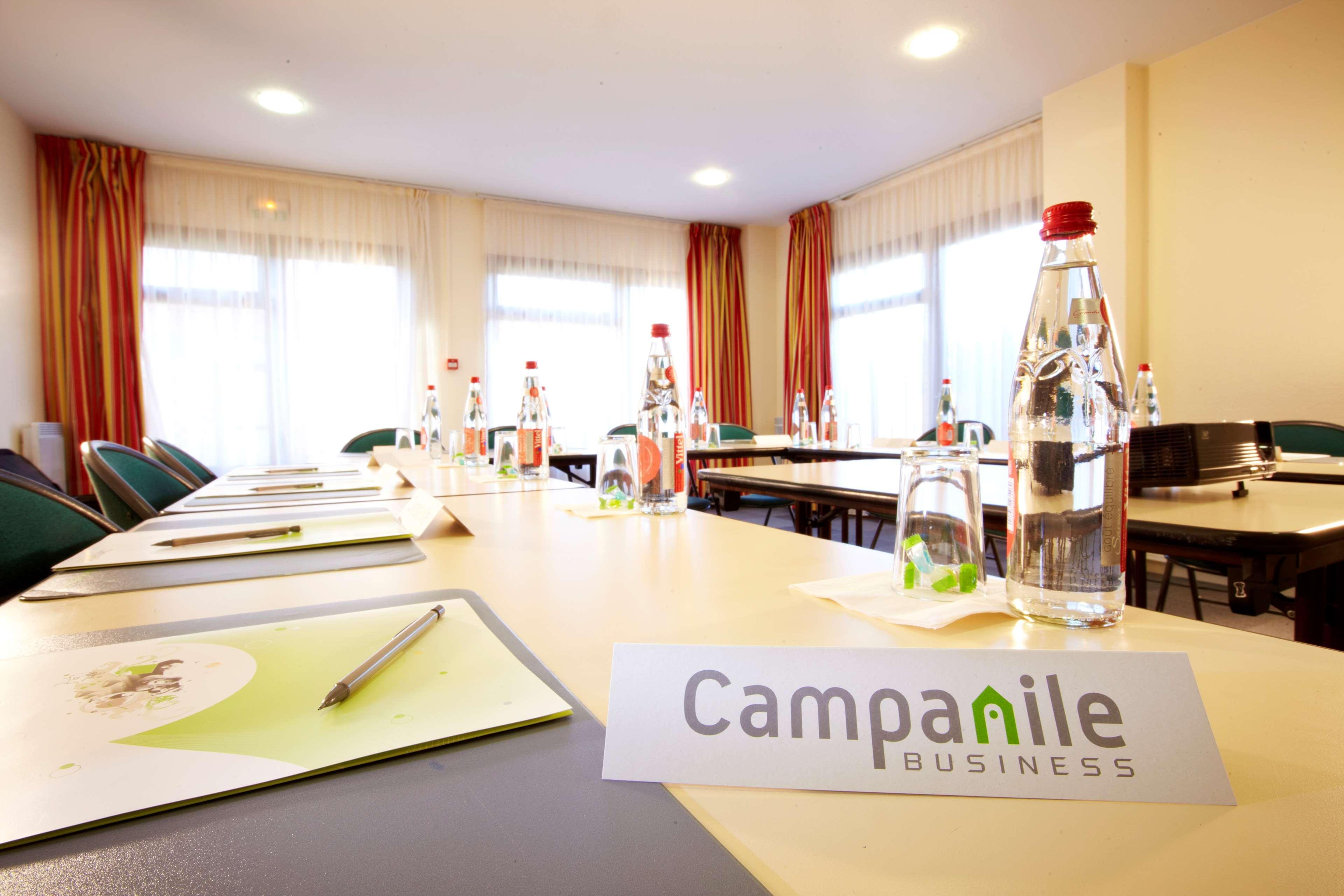 מלון Campanile מנוסק מראה חיצוני תמונה